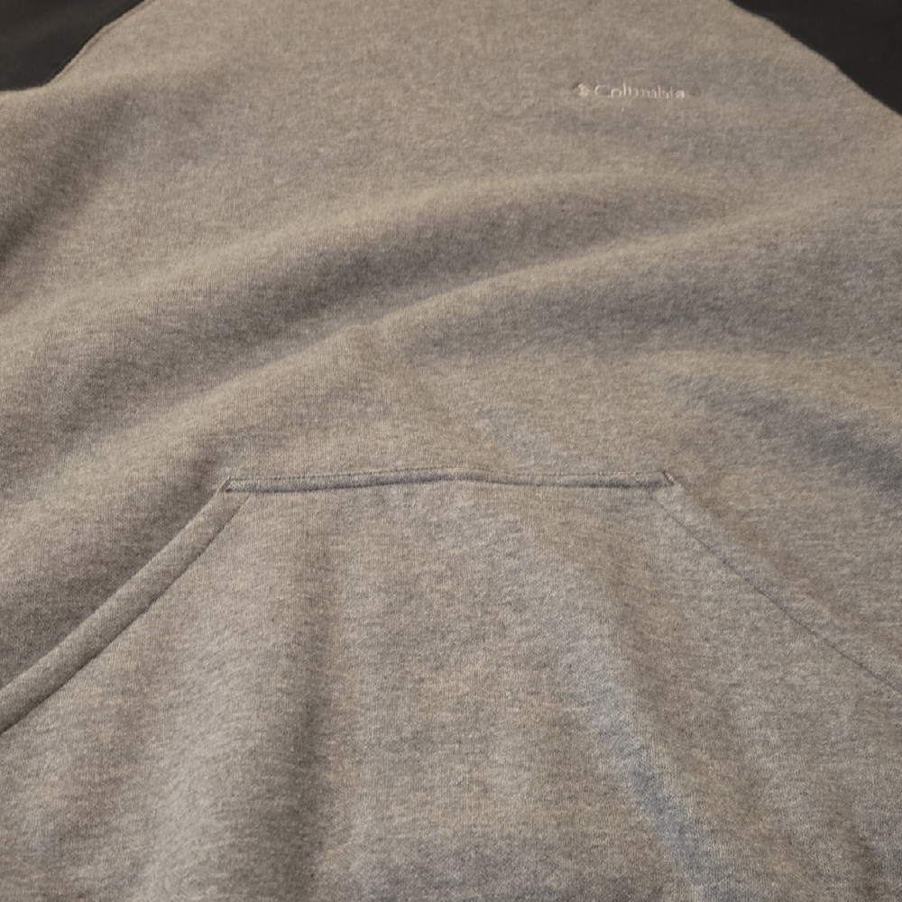 Columbia Men's Two-Tone Hoodie in Gray and Black - Picture 2 of 4